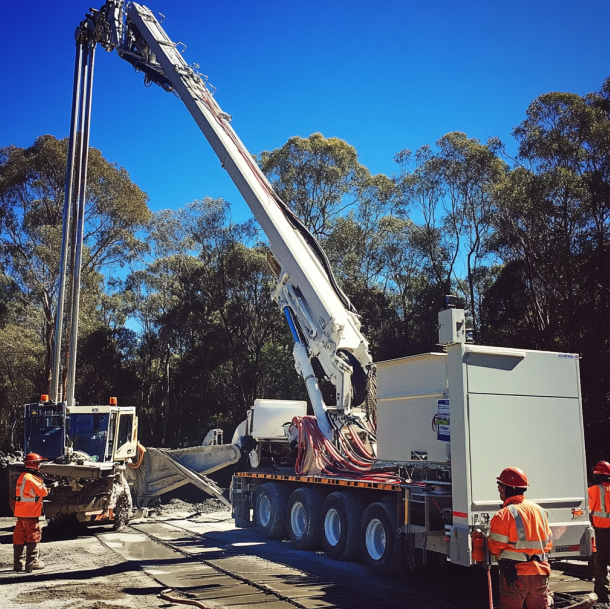 Siapa yang membuat trailer datar/platform?